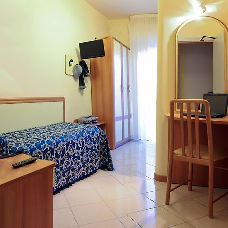 Hotel Aldebaran Riccione Esterno foto