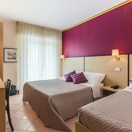 Hotel Aldebaran Riccione Esterno foto
