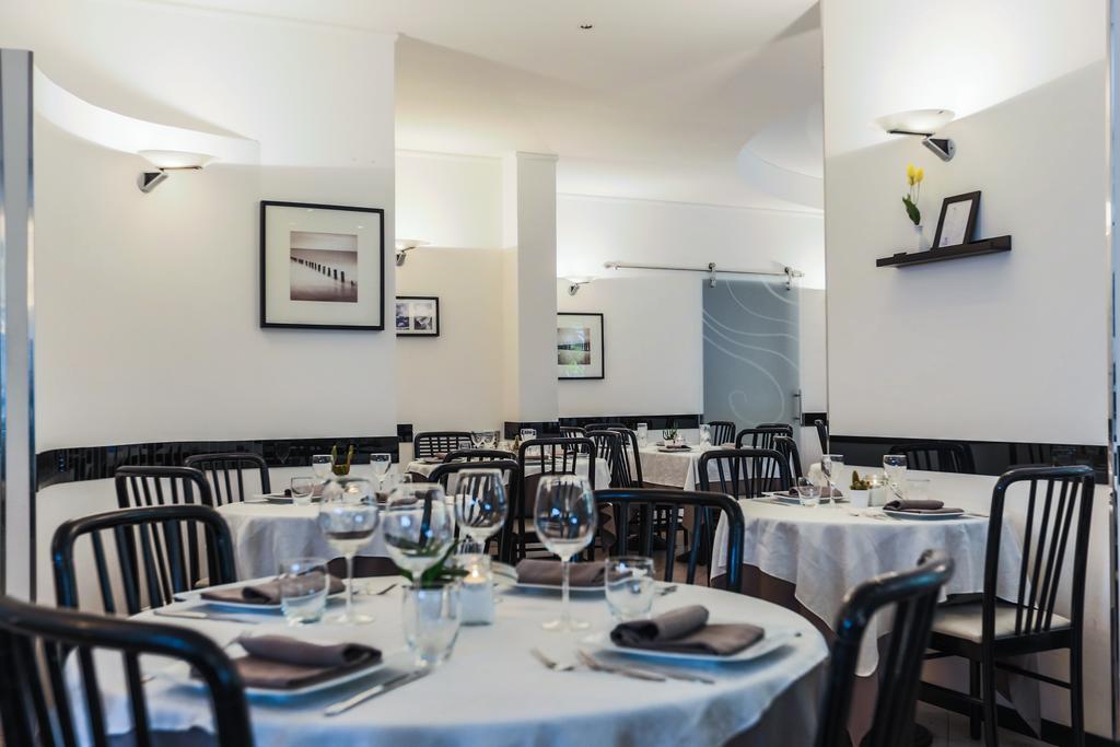Hotel Aldebaran Riccione Esterno foto