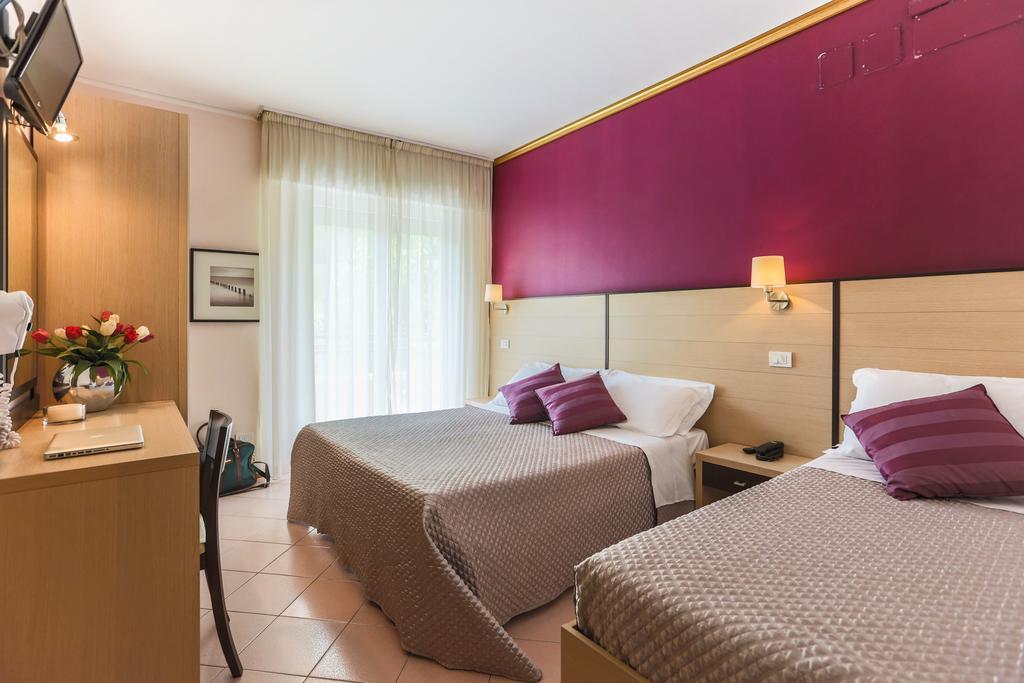 Hotel Aldebaran Riccione Esterno foto