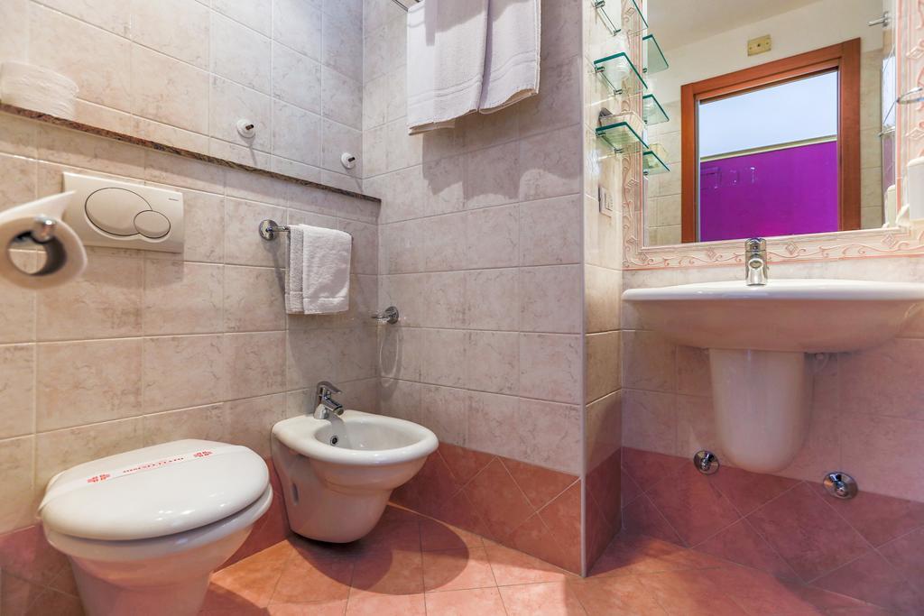 Hotel Aldebaran Riccione Esterno foto