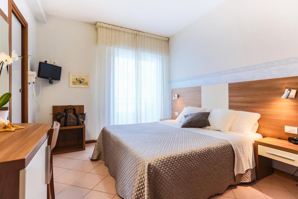 Hotel Aldebaran Riccione Esterno foto