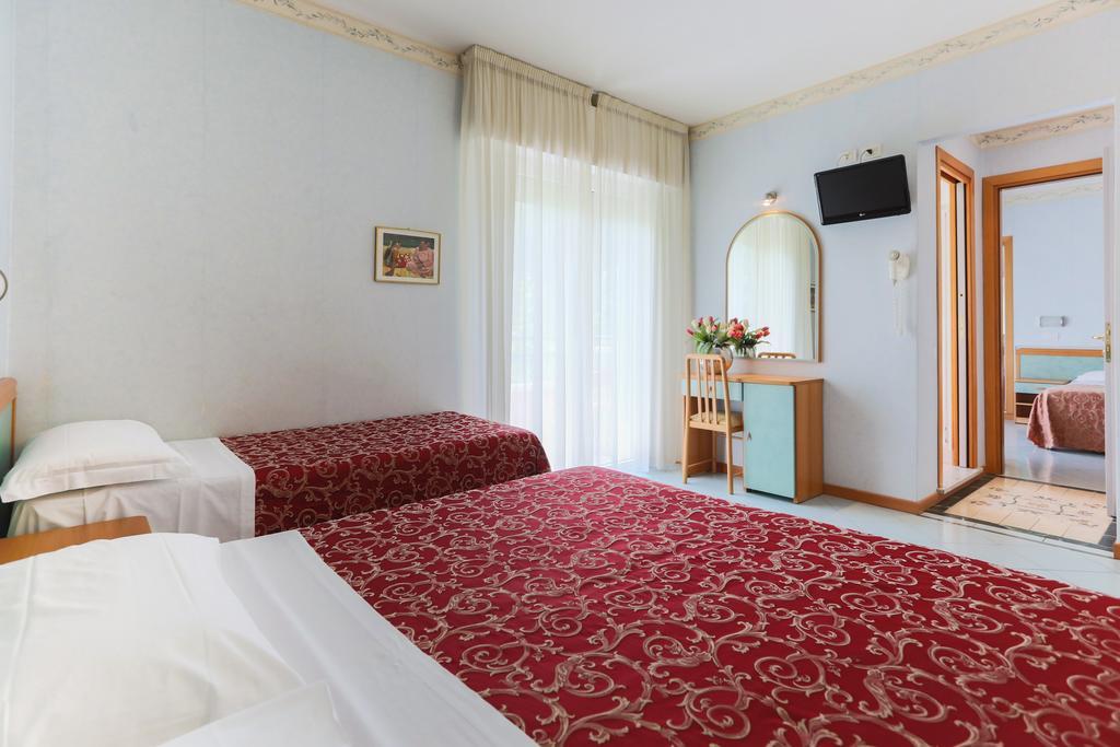 Hotel Aldebaran Riccione Esterno foto