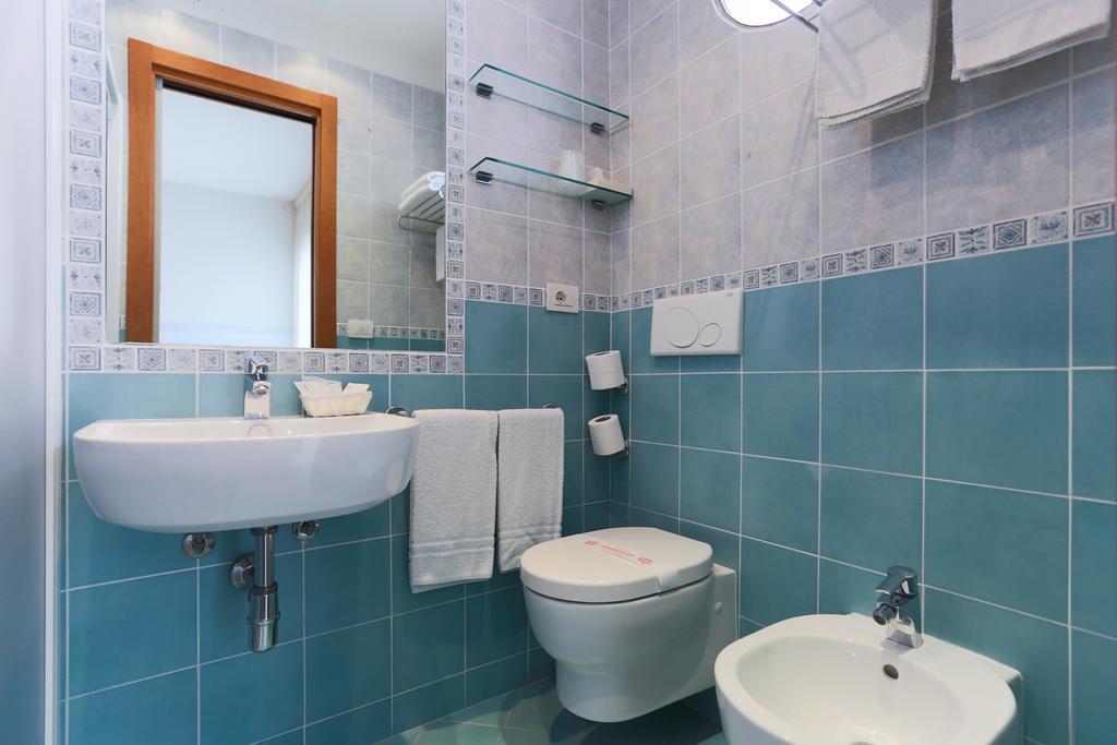Hotel Aldebaran Riccione Esterno foto