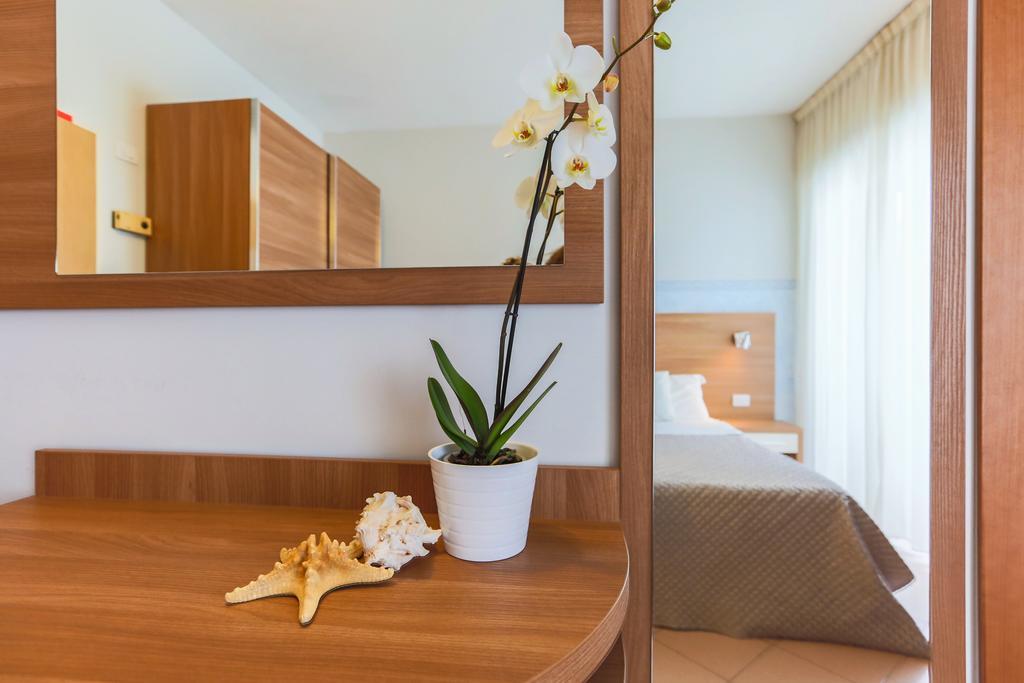 Hotel Aldebaran Riccione Esterno foto